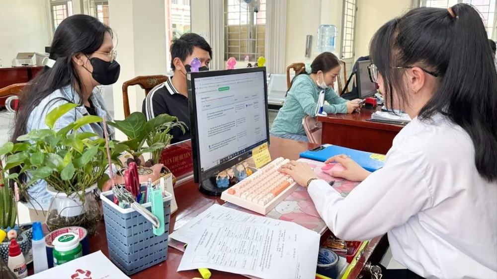 Từ đổi mới mô hình đến đổi mới tư duy phục vụ - Bài 2: Gỡ điểm nghẽn số, nâng chất lượng phục vụ người dân