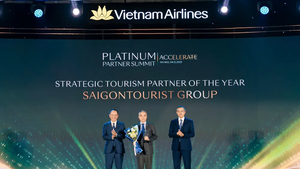 Saigontourist Group được vinh danh “Đối tác chiến lược du lịch” tại sự kiện Platinum Partner Summit 2025 của Vietnam Airlines
