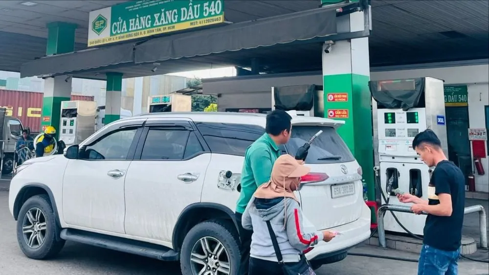 Trả tiền đổ xăng - nơi nhận chuyển khoản, nơi từ chối