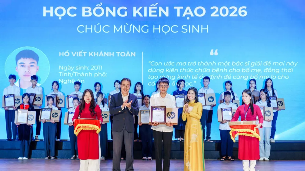 Học bổng Kiến tạo mùa 6 của Vinschool: Trao cơ hội để học sinh kiến tạo tương lai