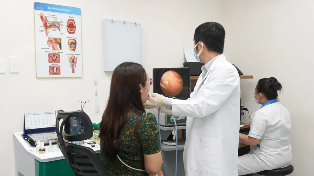 Ho kéo dài, đi khám tai mũi họng phát hiện ung thư phổi