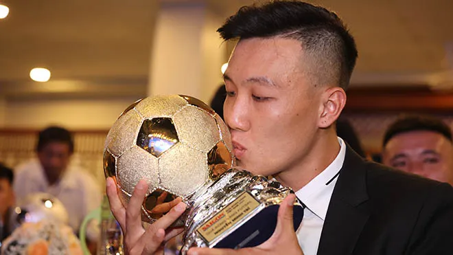 Minh Trí là chủ nhân của Quả bóng Vàng futsal Việt Nam 2020. Ảnh: DŨNG PHƯƠNG