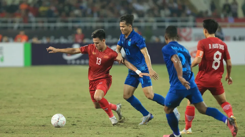 Đội tuyển Việt Nam di chuyển sang Thái Lan vào trưa 13-1