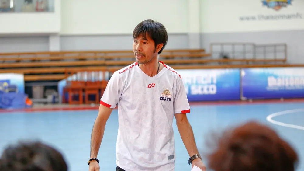HLV Phạm Minh Giang trở lại công tác đào tạo trẻ khi làm việc ở futsal Cao Bằng. ẢNH: ANH TRẦN 