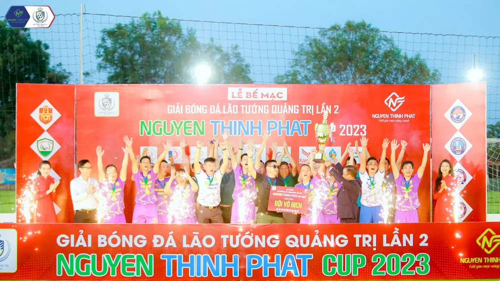 Lão tướng Đông Hà bảo vệ chức vô địch Giải bóng đá 7 người Lão tướng Quảng Trị. 