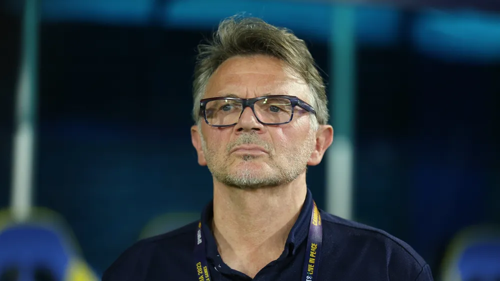 HLV Troussier đánh giá cao đối thủ U22 Indonesia ở trận bán kết SEA Games 32. ẢNH: DŨNG PHƯƠNG 