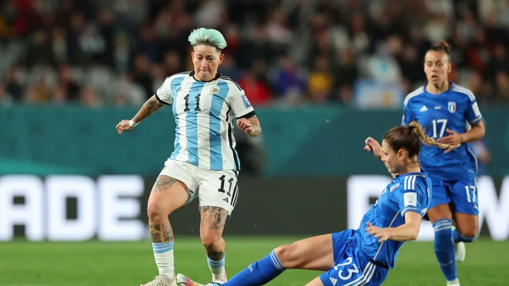 Nữ tuyển thủ Argentina Yamila Rodríguez yêu cầu được tôn trọng vì xăm hình Ronaldo. ẢNH: GETTY 