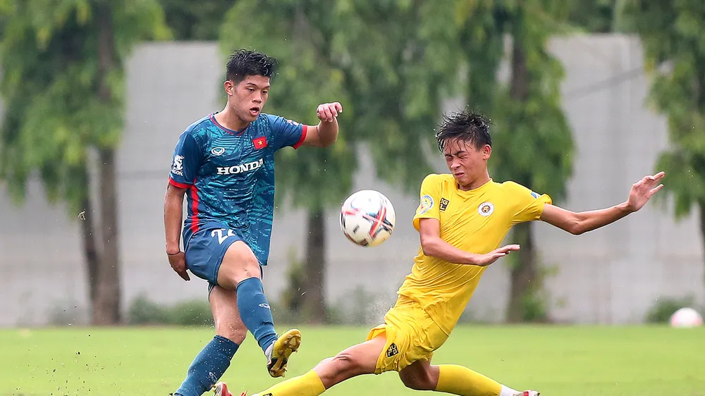U23 Việt Nam cầm hòa U21 Hà Nội ở trận giao hữu chiều 10-8 tại Hà Nội.