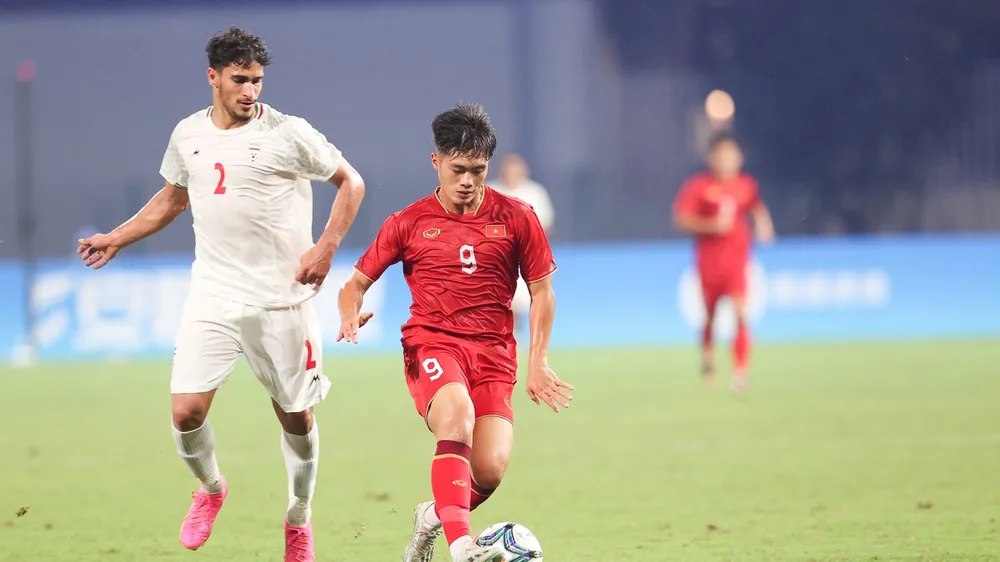 Olympic Việt Nam nhận thất bại đậm trước Olympic Iran ở ASIAD 19. 