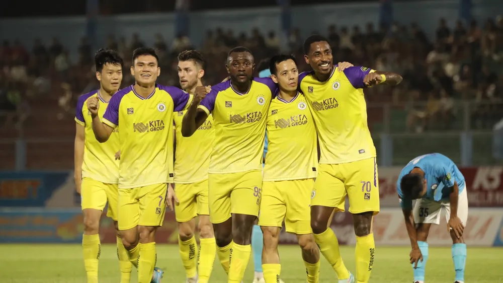 Hà Nội FC có chiến thắng quan trọng để thắp sáng trở lại hy vọng trong cuộc đua vô địch. ẢNH: DŨNG PHƯƠNG
