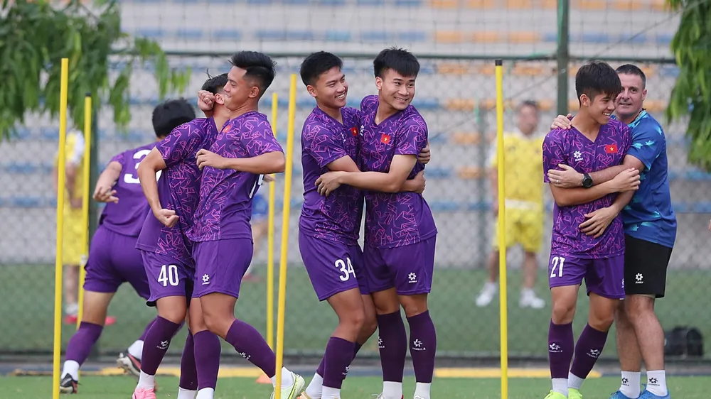 Các tuyển thủ U19 Việt Nam thoải mái hướng đến Giải U19 Đông Nam Á 2024. ẢNH: HẢI HOÀNG 