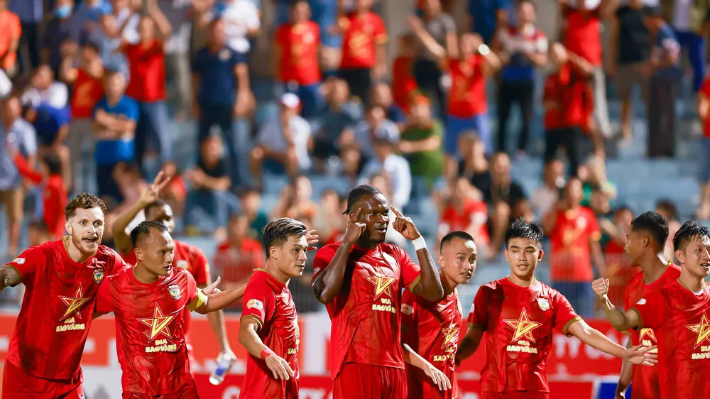 Niềm vui của các cầu thủ Hà Tĩnh khi giành chiến thắng ở trận ra quân V-League 2024-2025. 