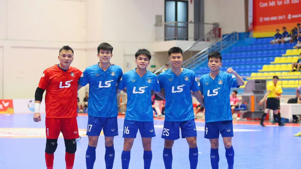 Niềm vui chiến thắng của các cầu thủ Thái Sơn Bắc. ẢNH: ANH TRẦN