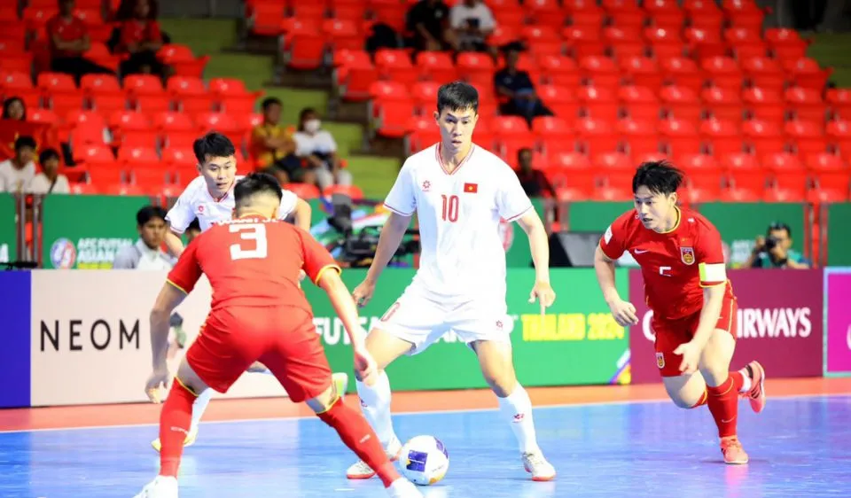 Nguyễn Thịnh Phát cùng các tuyển thủ futsal Việt Nam gặp lại Trung Quốc ở cúp châu Á. 