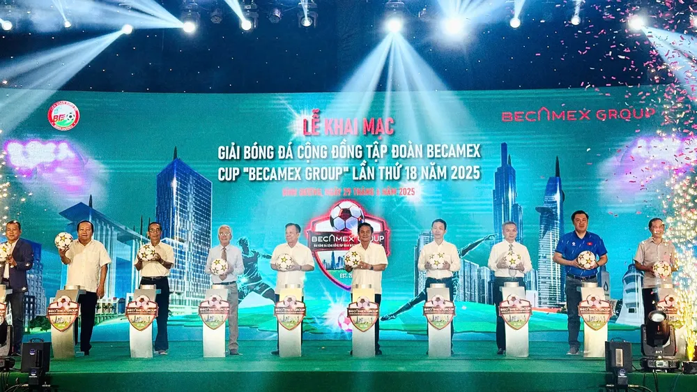 Lễ khai mạc Giải bóng đá Cộng đồng Tập đoàn Becamex - Cúp Becamex Group lần thứ 18. ẢNH: ANH TRẦN 