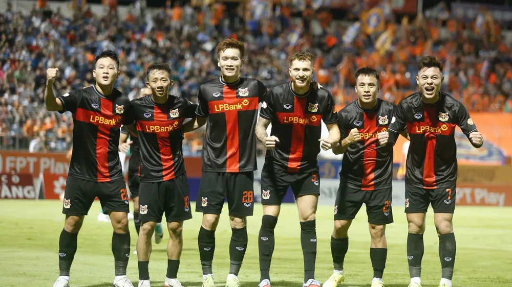 Tân binh Ninh Bình củng cố ngôi đầu sau vòng 3 V-League 2025-2026. ẢNH: DŨNG PHƯƠNG 