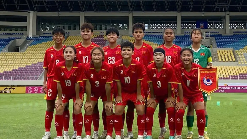 U16 nữ Việt Nam đoạt huy chương đồng tại Giải U16 nữ Đông Nam Á 2025. ẢNH: VFF 