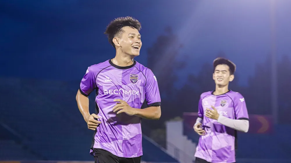 Niềm vui của Bùi Vĩ Hào khi trở lại tập luyện cùng đồng đội