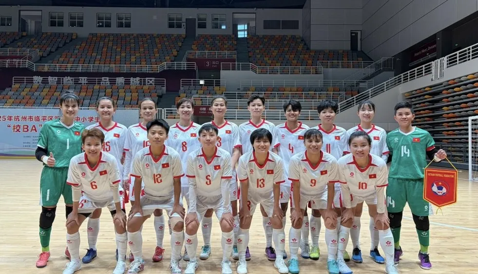 Đội tuyển futsal nữ Việt Nam đá trận giao hữu đầu tiên tại Trung Quốc. Ảnh: ANH TRẦN