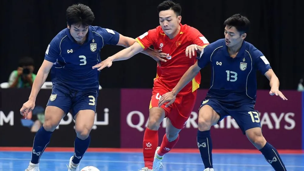 Châu Đoàn Phát cùng các tuyển thủ futsal Việt Nam gặp lại Thái Lan tại vòng bảng Giải futsal Đông Nam Á 2026. ẢNH: AFC 