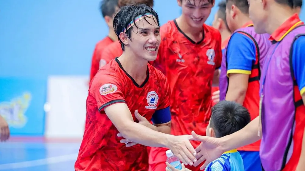 Đội trưởng Trần Tấn Đông đã gắn bó với Futsal Tân Hiệp Hưng TPHCM đã 12 năm. ẢNH: NVCC