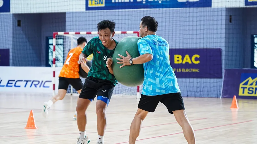 Pivot Nguyễn Minh Trí tái xuất futasl chuyên nghiệp