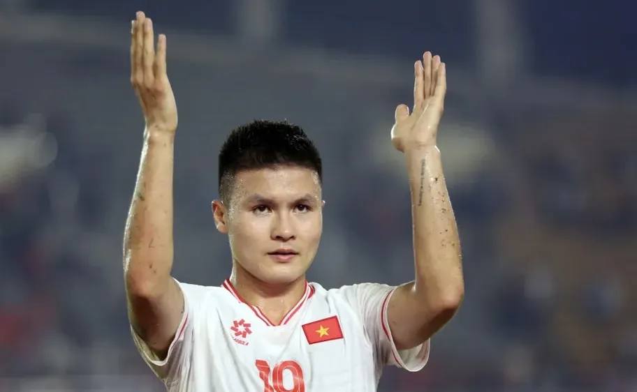 Đội trưởng Nguyễn Quang Hải trở thành cầu thủ khoác áo đội tuyển Việt Nam nhiều nhất lịch sử. ẢNH: NHẬT ĐOÀN