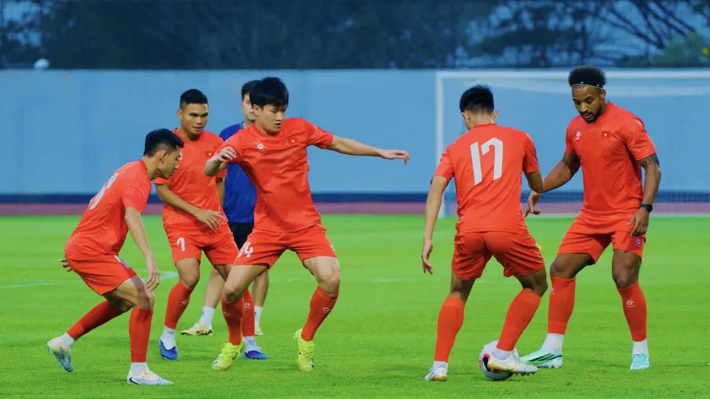 Đội trưởng Nguyễn Hoàng Đức trở lại tập luyện cùng đội tuyển Việt Nam. ẢNH: TÂM HÀ