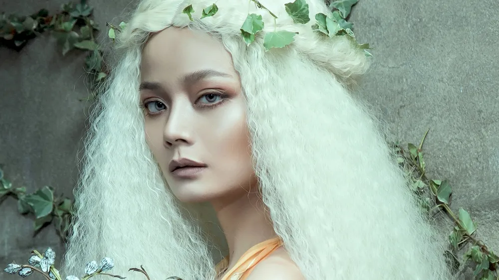 Vừa bị loại Next Top Model, “chị đại” Hoàng Oanh bỗng đẹp ma mị trong bộ ảnh mới