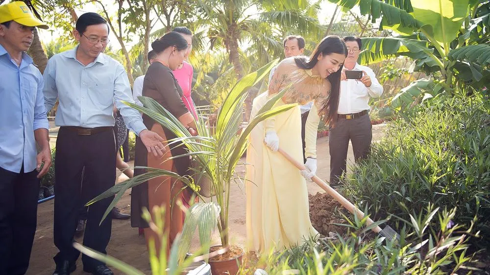 Hoa hậu Phương Khánh trở thành Đại sứ du lịch tỉnh Bến Tre