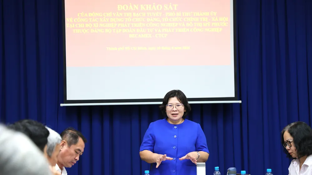 Đồng chí Văn Thị Bạch Tuyết, Phó Bí thư Thành ủy TPHCM phát biểu kết luận buổi làm việc. Ảnh: LÊ THOA