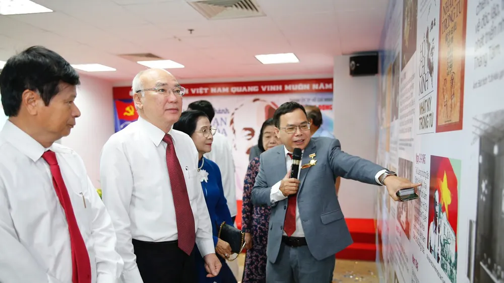 Báo Người Lao Động trao giải cuộc thi viết và nhiếp ảnh về đề tài chủ quyền biển đảo