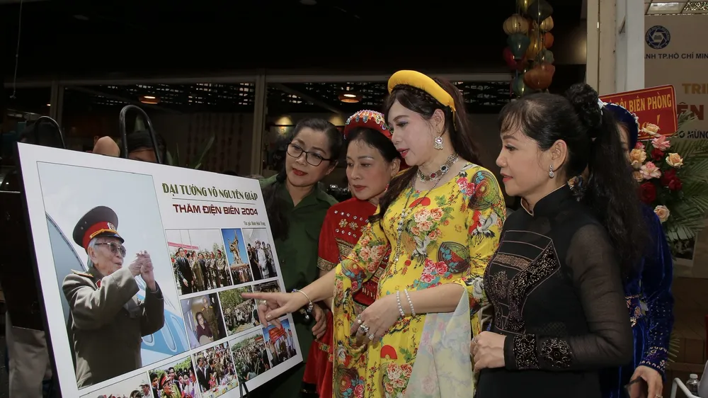 Triển lãm và ra mắt sách ảnh “Điện Biên Phủ xưa và nay”