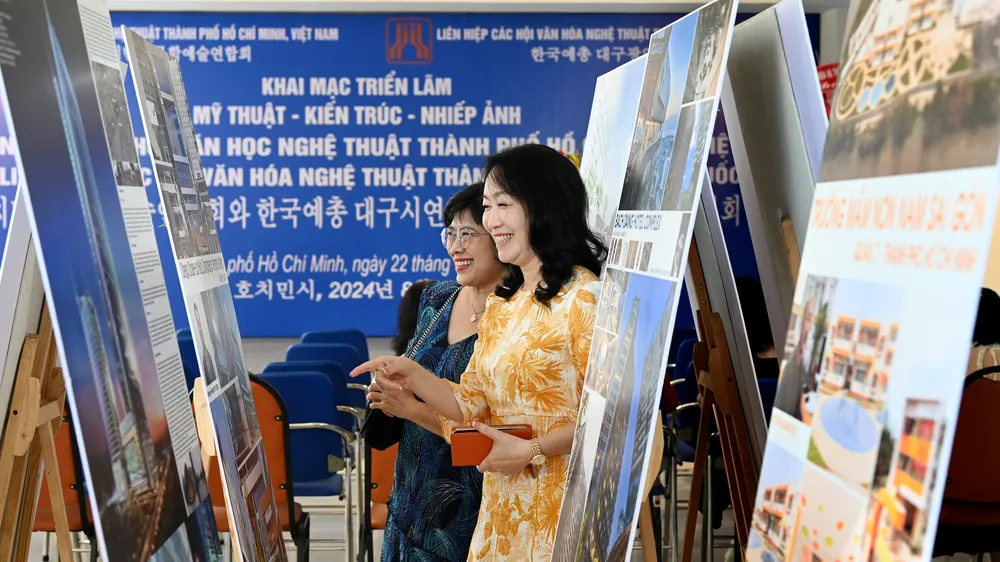 Triển lãm tác phẩm nghệ thuật Việt Nam và Hàn Quốc