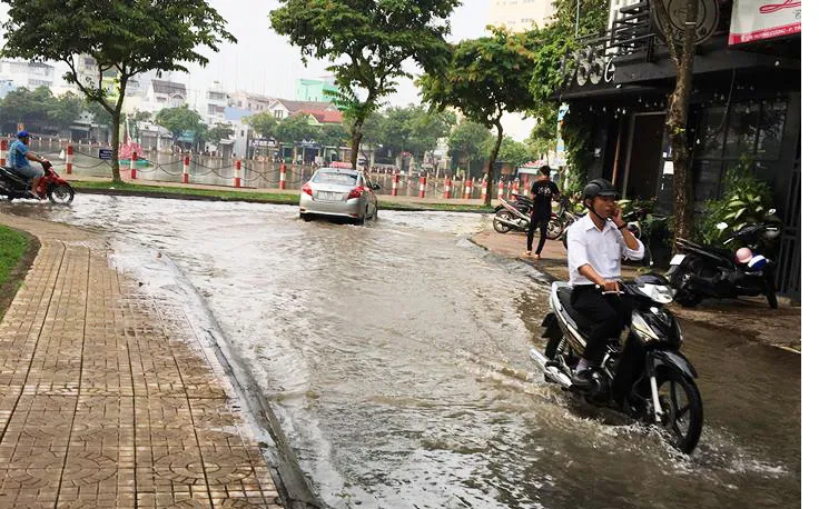 Lũ đầu nguồn vượt báo động 1, Cần Thơ xuất hiện triều cường sớm