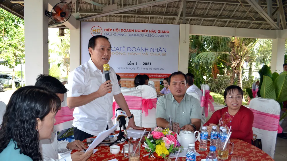 Ly cà phê doanh nhân - kênh thông tin kết nối chính quyền và doanh nghiệp