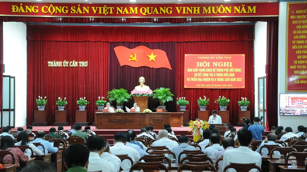 Quang cảnh hội nghị