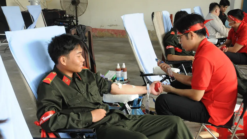 Hàng trăm bạn trẻ ở TP Cần Thơ tham gia hiến máu tại chương trình ngày "Chủ nhật đỏ” 