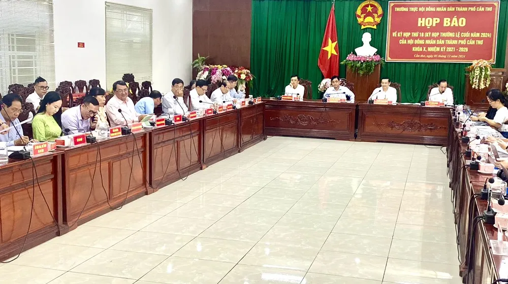 Quang cảnh buổi họp báo