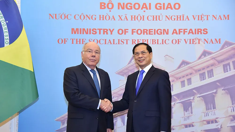 Bộ trưởng Ngoại giao Bùi Thanh Sơn tiếp Bộ trưởng Ngoại giao Brazil Mauro Vieira thăm Việt Nam