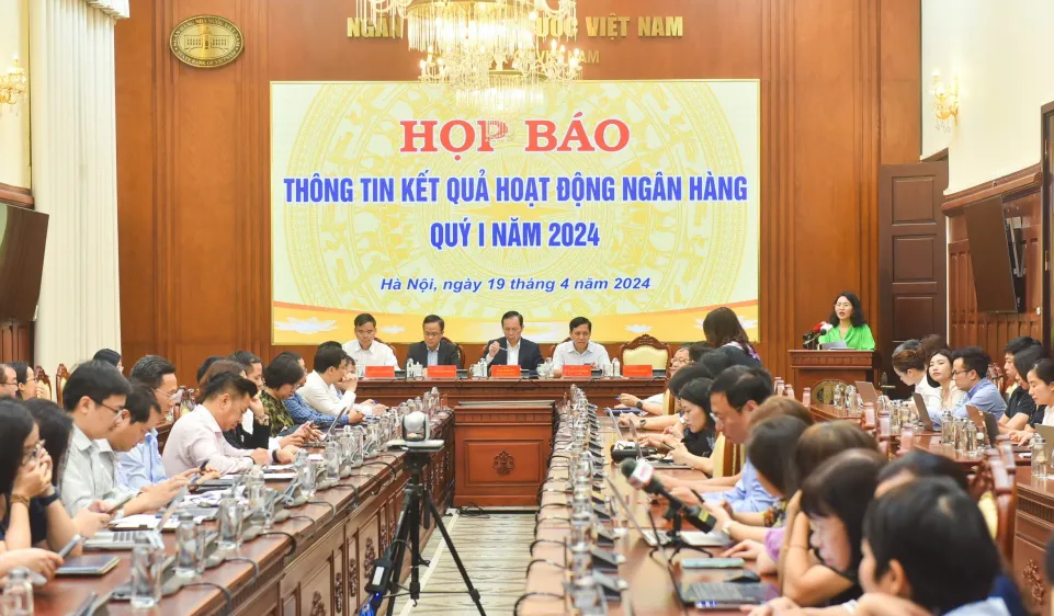 Tín dụng lấy lại đà tăng trưởng, lãi suất cho vay bình quân giảm 0,6%