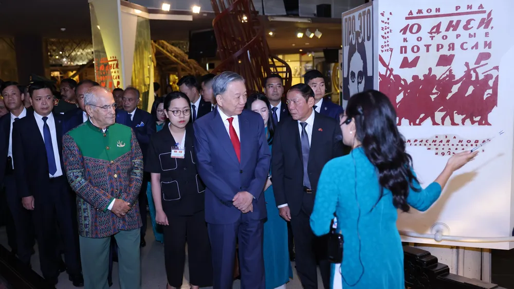 Chủ tịch nước Tô Lâm cùng Tổng thống Timor-Leste Jose Ramos-Horta thăm Bảo tàng Hồ Chí Minh