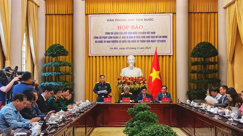 Công bố Pháp lệnh Quản lý, bảo vệ khu di tích lăng Chủ tịch Hồ Chí Minh