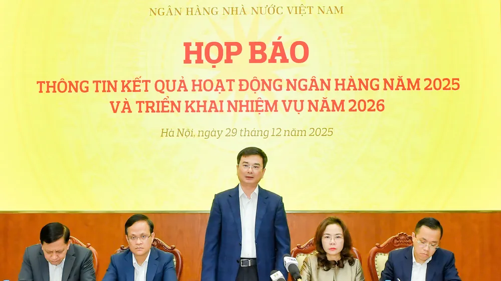 Phó Thống đốc NHNN Phạm Thanh Hà chủ trì buổi họp báo. Ảnh: NHNN