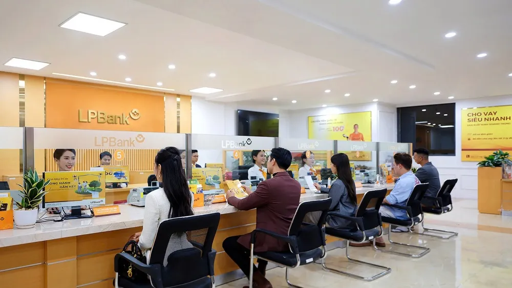 Nhiều ngân hàng giảm lãi suất huy động, đẩy mạnh các gói tín dụng ưu đãi