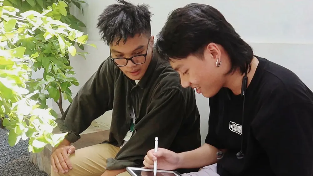 Võ Thành Trung vẽ minh họa cho tập truyện Vang bóng một thời