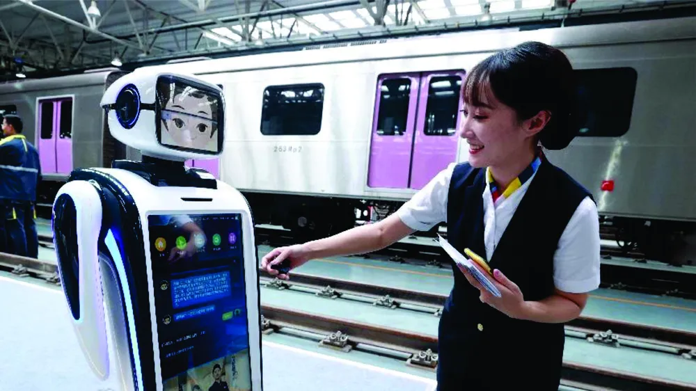 Tiếp viên robot tại một ga metro ở Bắc Kinh, Trung Quốc