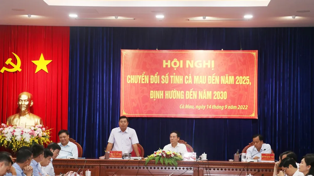 Bí thư Tỉnh ủy Cà Mau Nguyễn Tiến Hải phát biểu tại hội nghị về chuyển đổi số trên địa bàn tỉnh Cà Mau