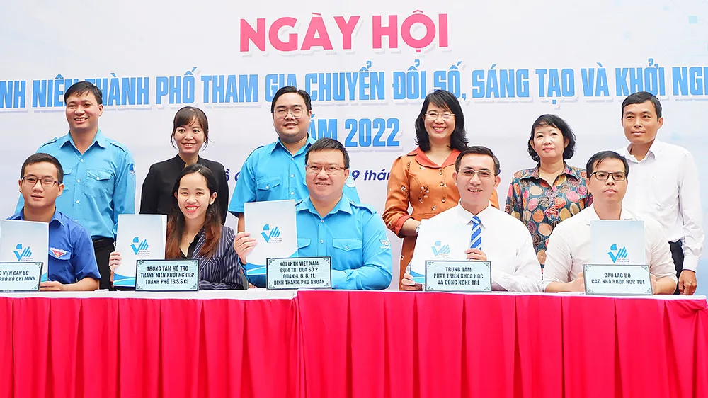 Các đơn vị ký kết nhiều nội dung liên quan đến chuyển đổi số