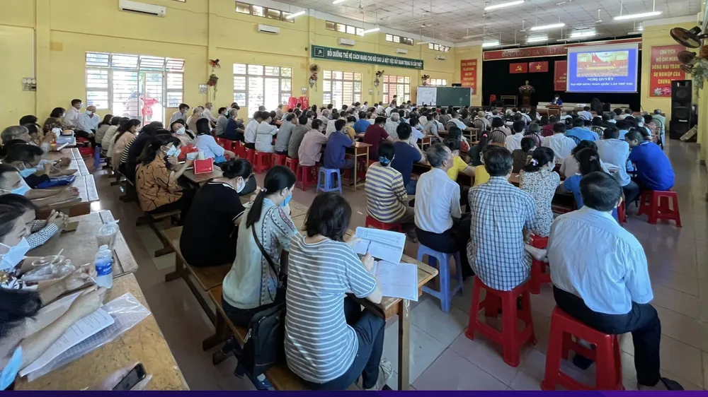 Buổi sinh hoạt chuyên đề về công tác xây dựng Đảng cho các đồng chí là bí thư, phó bí thư, cấp ủy viên cơ sở ở phường Tân Kiểng, quận 7. Ảnh: THU HƯỜNG